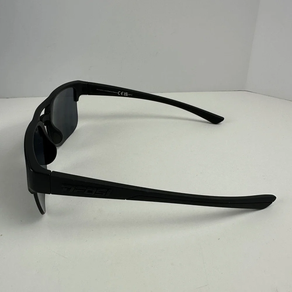 Tifosi Salvo Sunglasses Matte Black Sport Performance Shades UV Protection Case